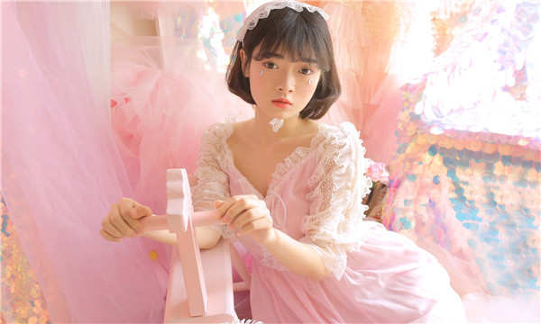 内江供卵试管代怀生子多少钱？这一直是很多不孕不育家庭关注的话题。在中国，不孕不育的发生率越来越高，根据《中国不孕不育现状调研报告》显示，育龄夫妇的不孕不育率从20年前的3%增长至现在的12.5%-18.2%，患者人数高达6000万以上。在这样的背景下，许多家庭通过供卵试管来实现自己的生育梦想。那么，供卵试管代怀生子的费用到底是多少呢？